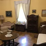 Uszogi Batthyany Kastely Bed & Breakfast
