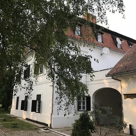 Uszogi Batthyany Kastely