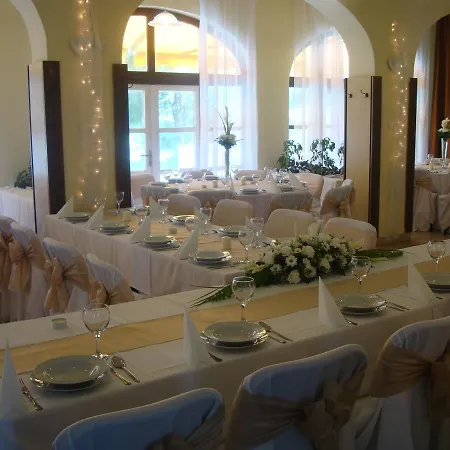Uszogi Batthyany Kastely Bed & Breakfast Pecs