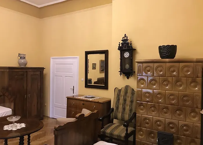 לינה וארוחת בוקר Uszogi Batthyany Kastely פץ'