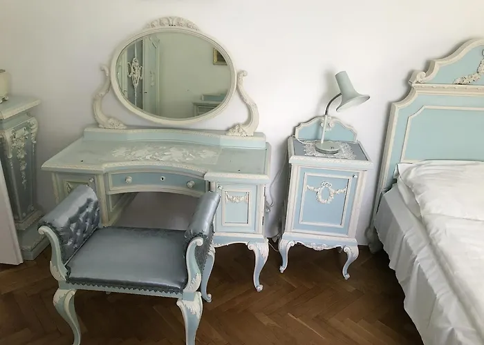 לינה וארוחת בוקר Uszogi Batthyany Kastely *