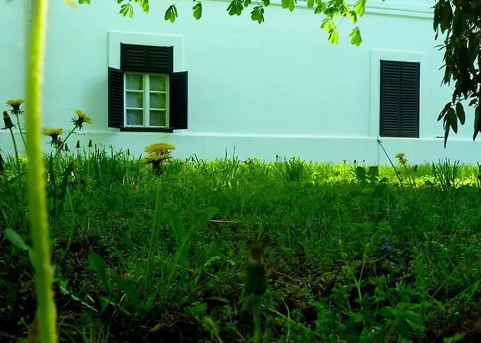 לינה וארוחת בוקר Uszogi Batthyany Kastely *